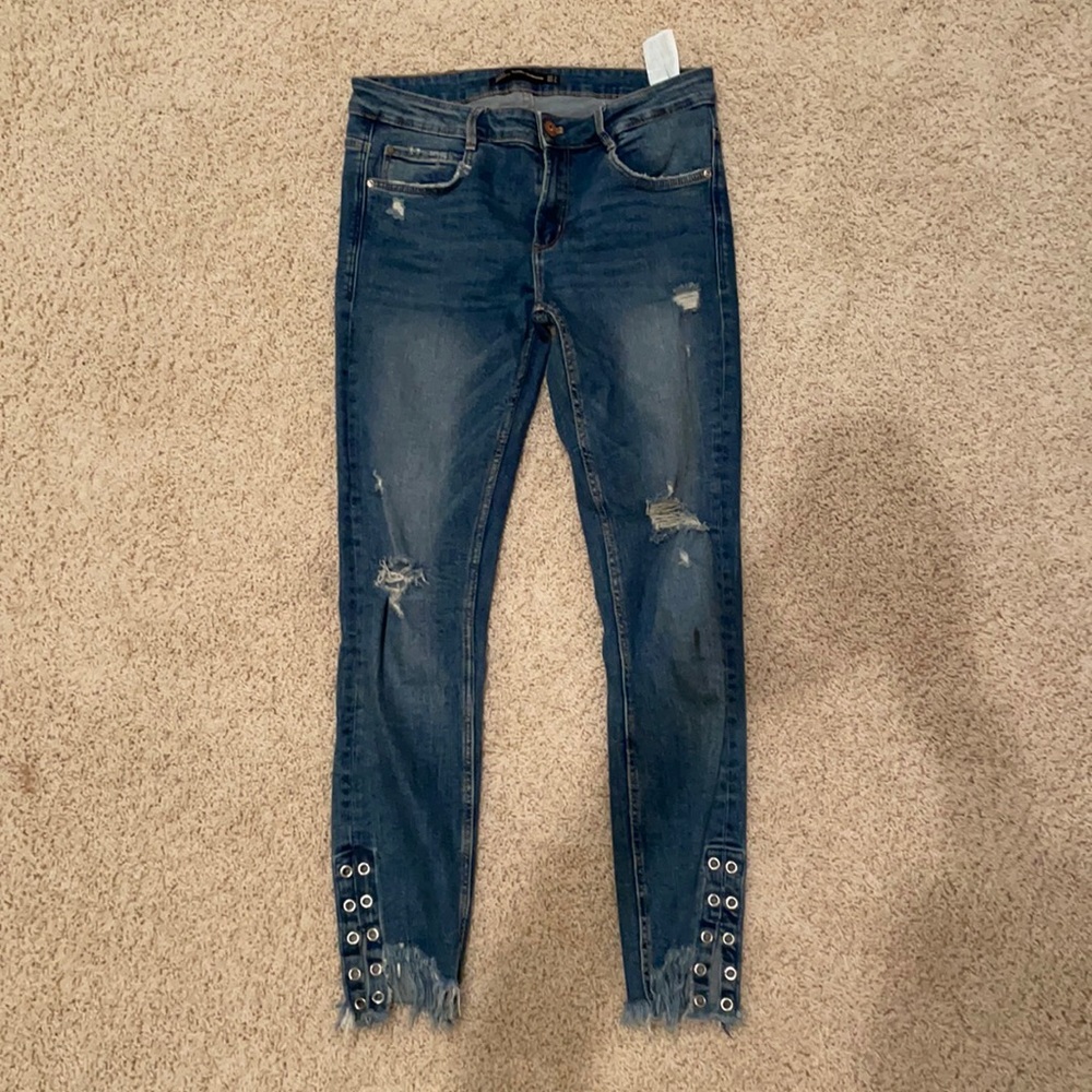 Woman’s Zara jeans